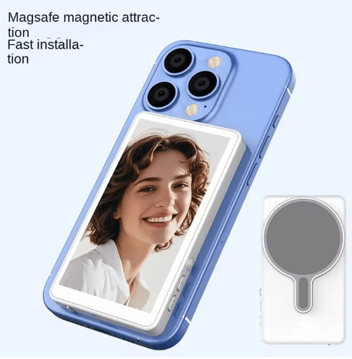 “Magnetic Selfie Screen attached to smartphone, reflecting rear view for perfect selfies and group photos.”